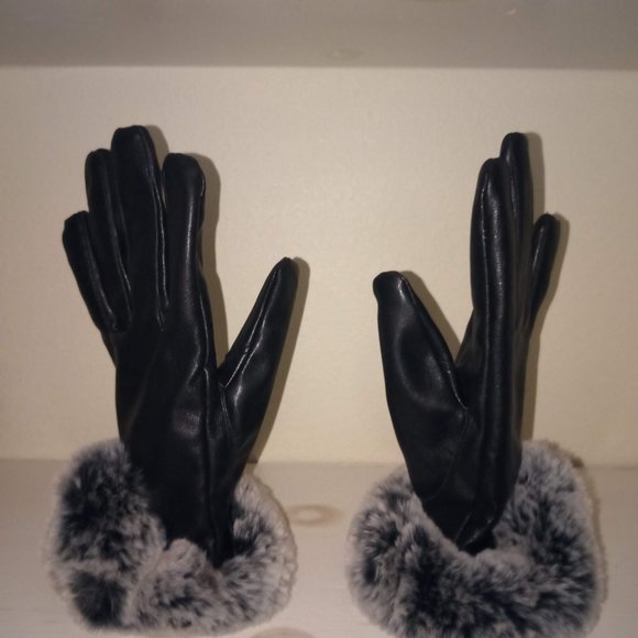 Unique Faux Leather and Full Cuff Fur Gloves - Picture 5 of 9